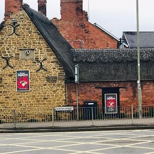 The Three Pigeons Inn Banbury Exterior photo