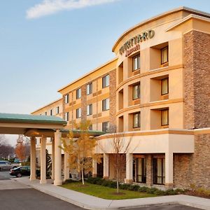 Courtyard By Marriott Paramus Hotel Exterior photo