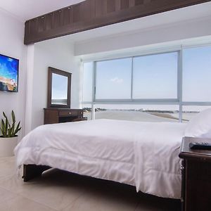 Suite 206, Riverfront, Vista Al Rio, Puerto Santa Ana, Guayaquil Exterior photo