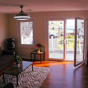 Cozy East Haven Apartment - Walk To Beach! Exterior photo