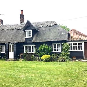 Thatched Cottage Wix Exterior photo