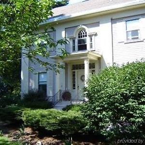 White Horse Inn Pittsfield Exterior photo