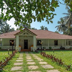 Seaside Serenity: Lilia Arossim Exterior photo