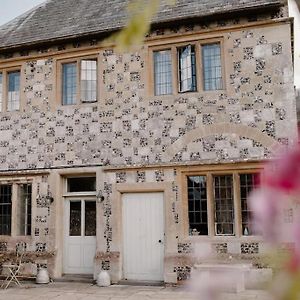 The Courtyard At Manor Estate Near Stonehenge Apartment Salisbury Exterior photo