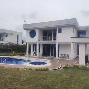 Casa Vacacional En Chinauta, 18 Personas Piscina Y Bbq Villa Exterior photo