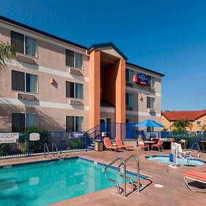 Fairfield Inn By Marriott Santa Clarita Valencia Exterior photo