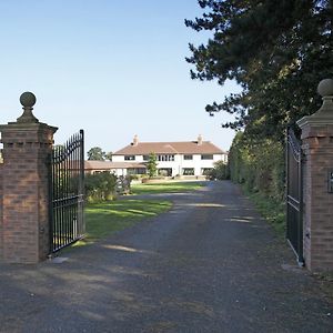 Park Fields Bed & Breakfast Chester Exterior photo