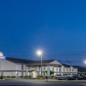 Days Inn By Wyndham Grayson Exterior photo