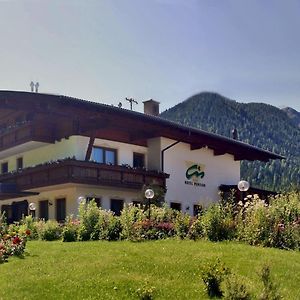 Panorama Hotel Cis - Bed And Breakfast Kartitsch Exterior photo