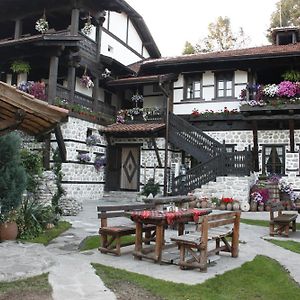 Family Hotel Makedonska Kruchma Dobriniște Exterior photo