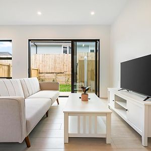 Te Atatu Cozy Brand New Townhouse 5 Villa Auckland Exterior photo