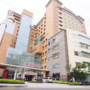 Chateau de Chine Xinzhuang Hotel Taipei Exterior photo