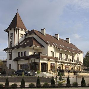 Status Hotel Liov Exterior photo