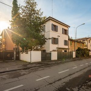 J-Guest House Reggio Emilia Exterior photo