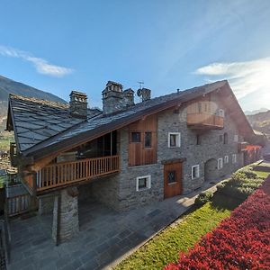 Le Grand-Cre Panoramique Apartment Aosta Exterior photo