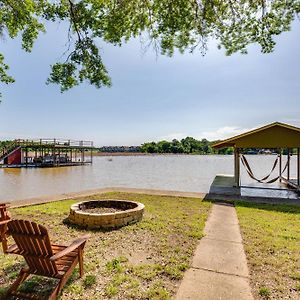 Cedar Creek Reservoir Retreat With Dock And Fire Pit! Villa Gun Barrel City Exterior photo