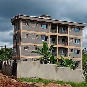 Immeuble Lutes Apartment Yaoundé Exterior photo