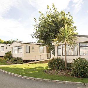 Fishguard Holiday Park Hotel Exterior photo