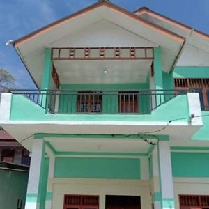 Homestay Moms Dafa Pangururan Exterior photo