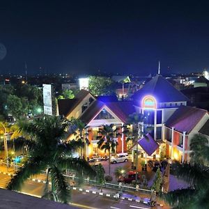 Tryas Hotel Cirebon Exterior photo