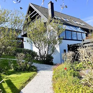 2 Bedroom Apartment For 5 Guests With A Big Garden Tórshavn Exterior photo