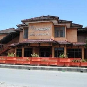 Hotel Arumbai Kota Biak Exterior photo