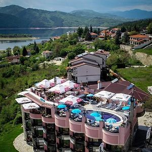 Mobi Dick Family Hotel Glavatarți Exterior photo