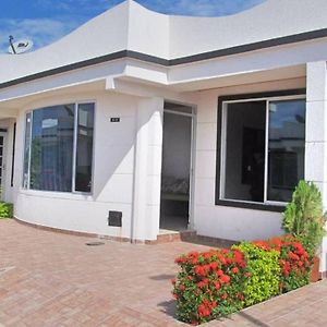 Casas De Verano Villa Flandes Exterior photo