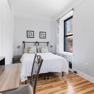 Lovely 2-Bedroom Renovated Midtown West New York Exterior photo