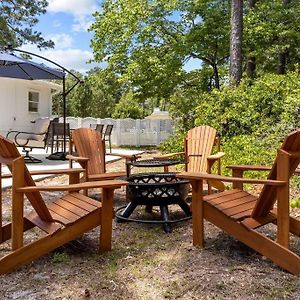 Coastal Cottage Back Patio Bliss Cape Carteret Exterior photo