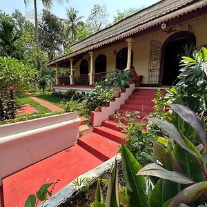 Tropical Riverside Heritage Villa Mapusa Exterior photo