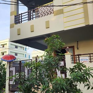 Kalyani Residency Villa Mandapeta Exterior photo