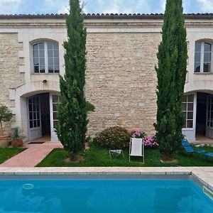 Appartement Historique Avec Piscine, Salle De Jeux, Et Jardin - Ideal Famille Et Amis - Fr-1-653-261 Angoulême Exterior photo