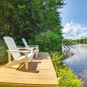 Breathtaking Newbury Cottage With Deck On Chalk Pond Exterior photo