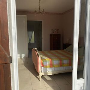 Belle Chambre Spacieuse Et Lumineuse Avec Un Lit 2 Personnes, Sdb Et Wc Prives Apartment Libourne Exterior photo