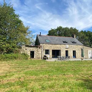 " La Petite Maison Dans La Prairie " Villa Pluherlin Exterior photo