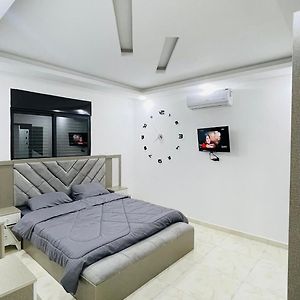 Alzrkaa Mdina Alshrk Apartment Az Zarqa Exterior photo