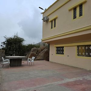 تَنوماص Llshkk Alrivea Apartment Tanomah Exterior photo