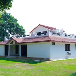 Ana Acrone Villa Manesar Exterior photo