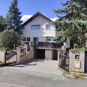 Cozy Gardens Apartments In Praga Exterior photo