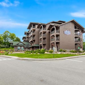 Hampton Inn & Suites Lake Placid Exterior photo