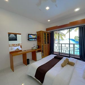 Paradise Retreat Hotel Maafushi Exterior photo