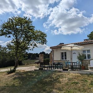 Petit gîte de charme avec jacuzzi Magnac-Lavalette-Villars Exterior photo