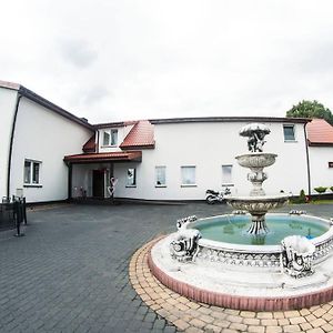 Gosciniec Nad Stawem Bed & Breakfast Orchowo Exterior photo