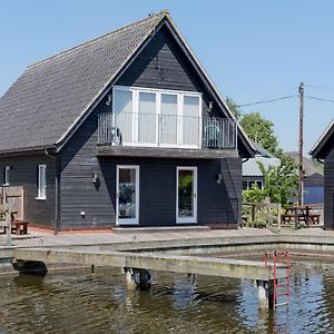 Puddle Inn Duck Horning Exterior photo