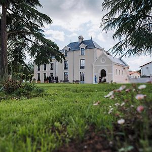 Domaine De L'Ecorcerie Hotel Poitiers Exterior photo