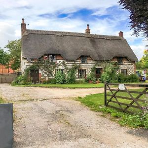 Hoopers Farmhouse Villa Tilshead Exterior photo