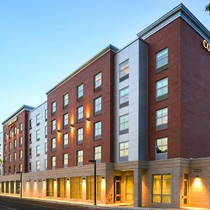 Courtyard By Marriott Edgewater Nyc Area Hotel Exterior photo