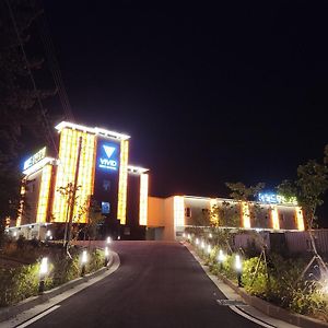 Vivid Hotel Muan Exterior photo