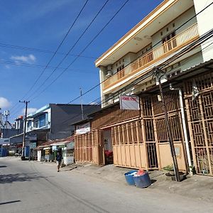 Oyo 93764 Homestay Citra Kendari Exterior photo